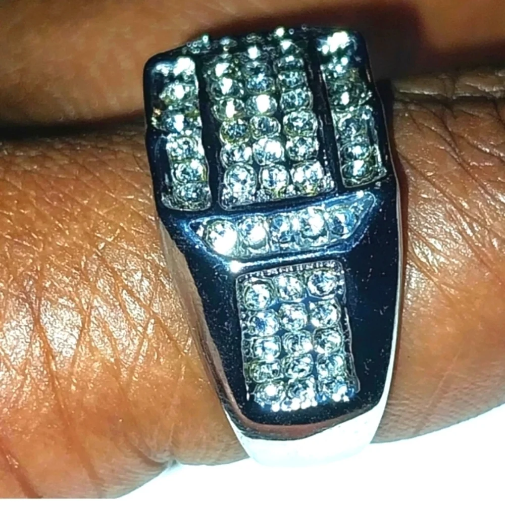 Classic Men's Ring with Geometric Design and Diamond Accents Sz 11